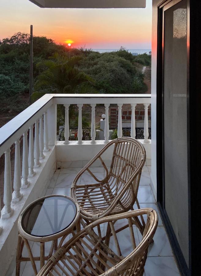 Shanu'S Seaside Inn - A Family-Run Guesthouse Just 100 Metres From Candolim Beach Ngoại thất bức ảnh