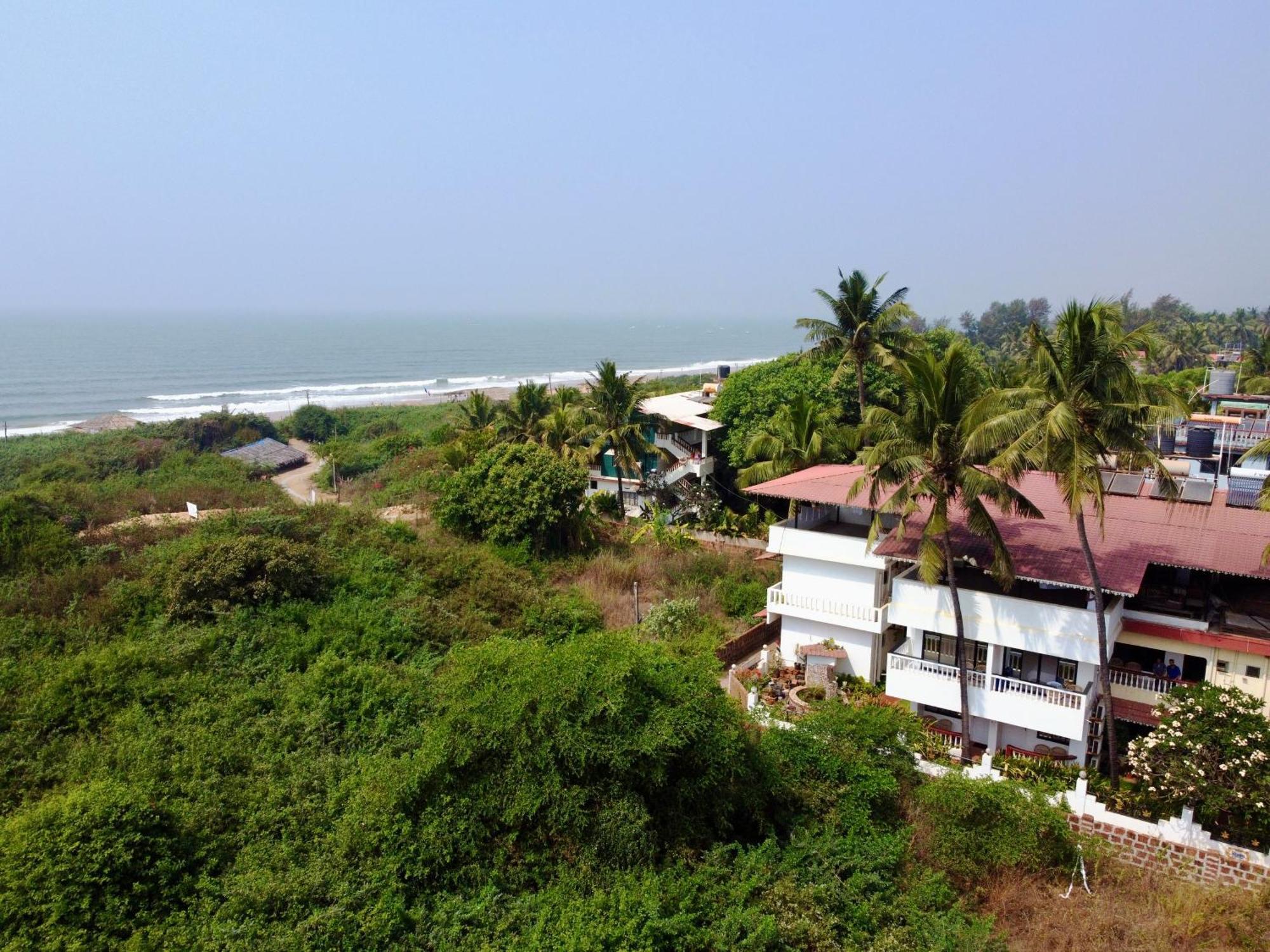 Shanu'S Seaside Inn - A Guesthouse, 100 Metres To Candolim Beach Ngoại thất bức ảnh